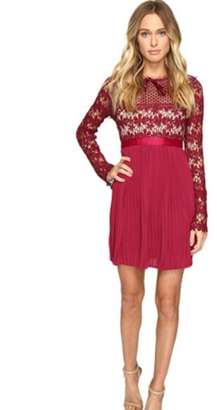 Romeo &‎ Juliet Couture - Picture 1 of 4